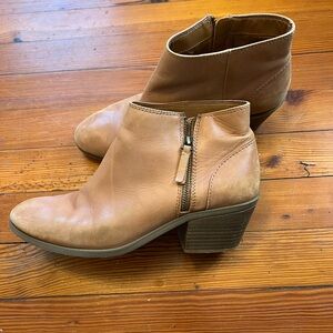 GAP Women’s Tan Leather Ankle Boots - Side Zip Low Block Heel. Size 9.5